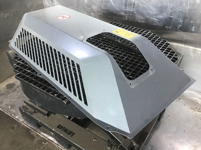Liebherr Bonnet Right - 引擎罩:图1 Liebherr Bonnet Right - 引擎罩:图1