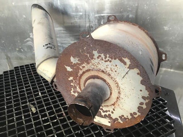 Liebherr Exhauist Silencer - 排气管:图2 Liebherr Exhauist Silencer - 排气管:图2