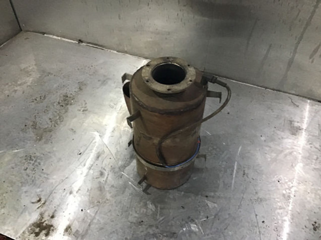 Liebherr Exhaust Silencer - 消音器:图1 Liebherr Exhaust Silencer - 消音器:图1