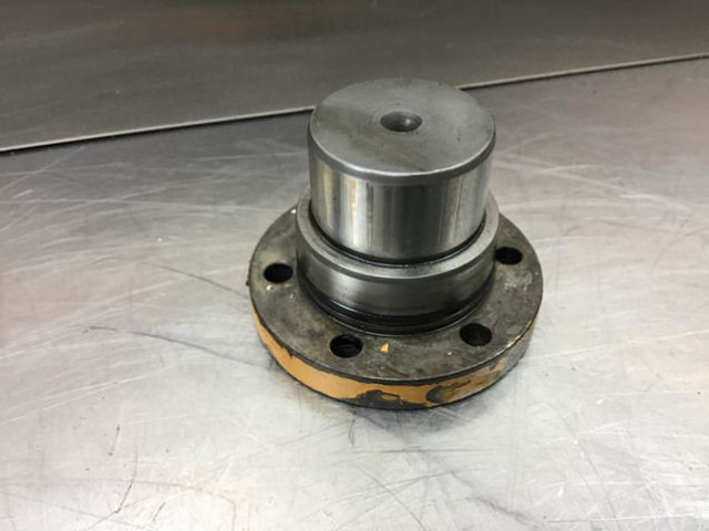 Liebherr Flange - 冷却剂泵:图1 Liebherr Flange - 冷却剂泵:图1
