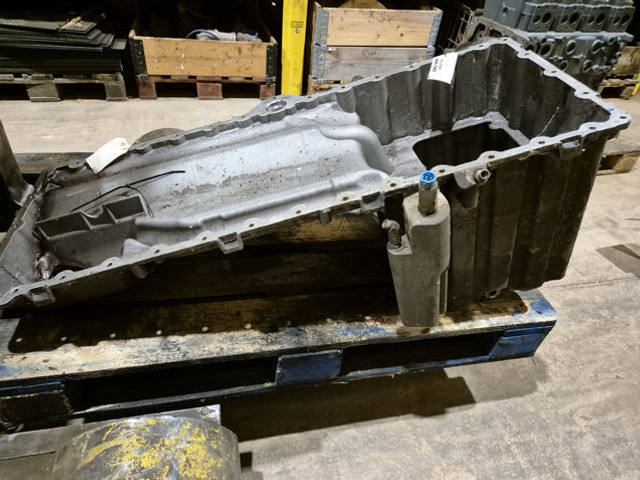 Liebherr Oil Sump - 曲轴箱:图3 Liebherr Oil Sump - 曲轴箱:图3