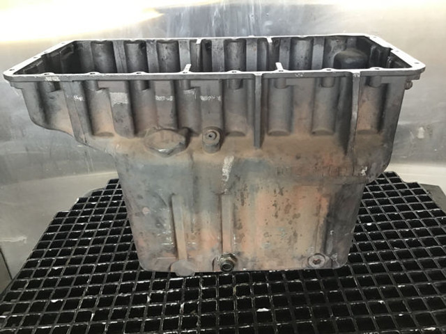 Liebherr Oil Sump - 曲轴箱:图2 Liebherr Oil Sump - 曲轴箱:图2