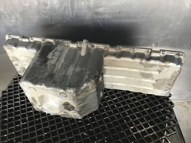 Liebherr Oil Sump - 曲轴箱:图1 Liebherr Oil Sump - 曲轴箱:图1