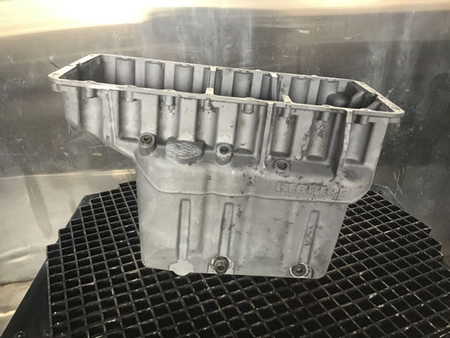 Liebherr Oil Sump - 曲轴箱:图1 Liebherr Oil Sump - 曲轴箱:图1