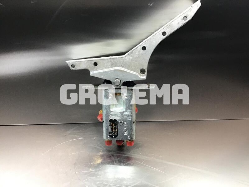 Liebherr Pilot Control Unit - 液压系统:图1 Liebherr Pilot Control Unit - 液压系统:图1