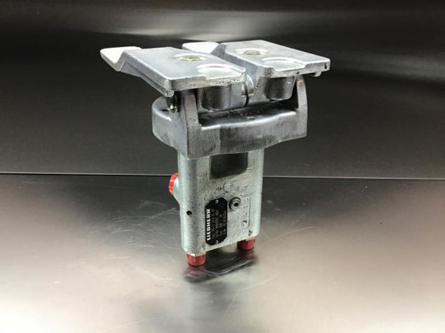 Liebherr Pilot Control Unit - 踏板:图2 Liebherr Pilot Control Unit - 踏板:图2