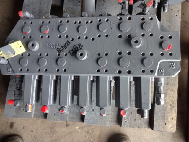 Liebherr Valveblock - 液压系统:图1 Liebherr Valveblock - 液压系统:图1