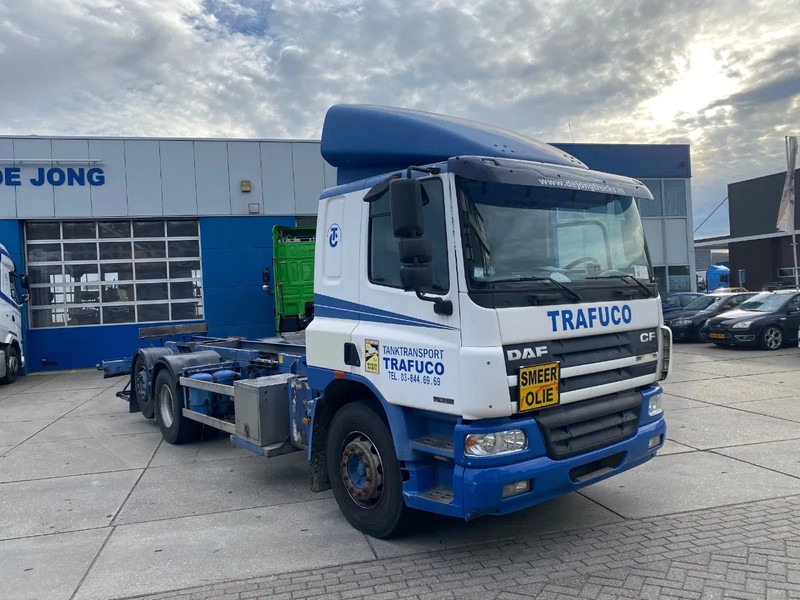 DAF CF 75.310 / Manual / Euro 3 - 驾驶室底盘卡车:图3 DAF CF 75.310 / Manual / Euro 3 - 驾驶室底盘卡车:图3