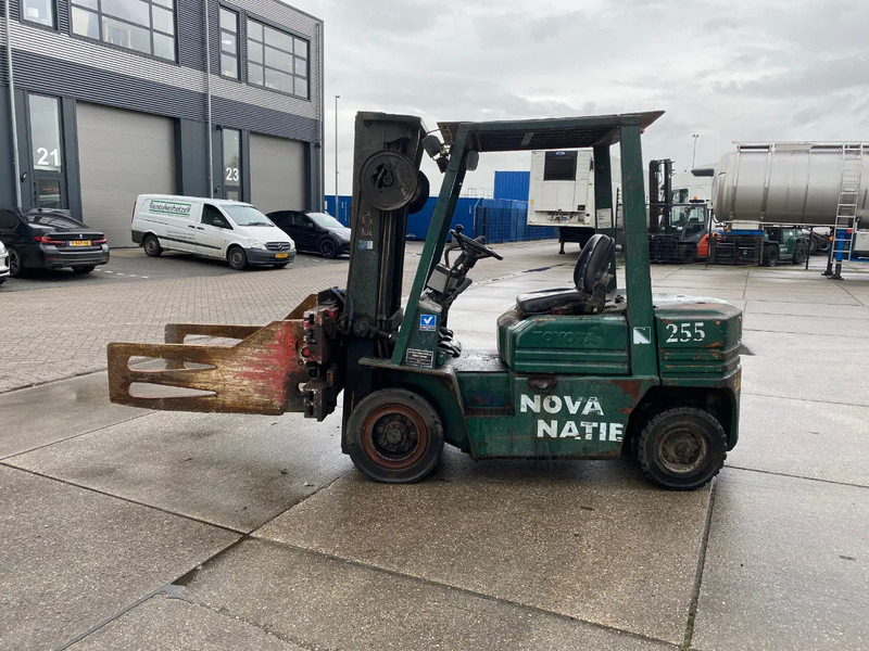 Toyota 02 5FDF 25 / Triplex Mast / Paper Clamp - 柴油叉车:图3 Toyota 02 5FDF 25 / Triplex Mast / Paper Clamp - 柴油叉车:图3