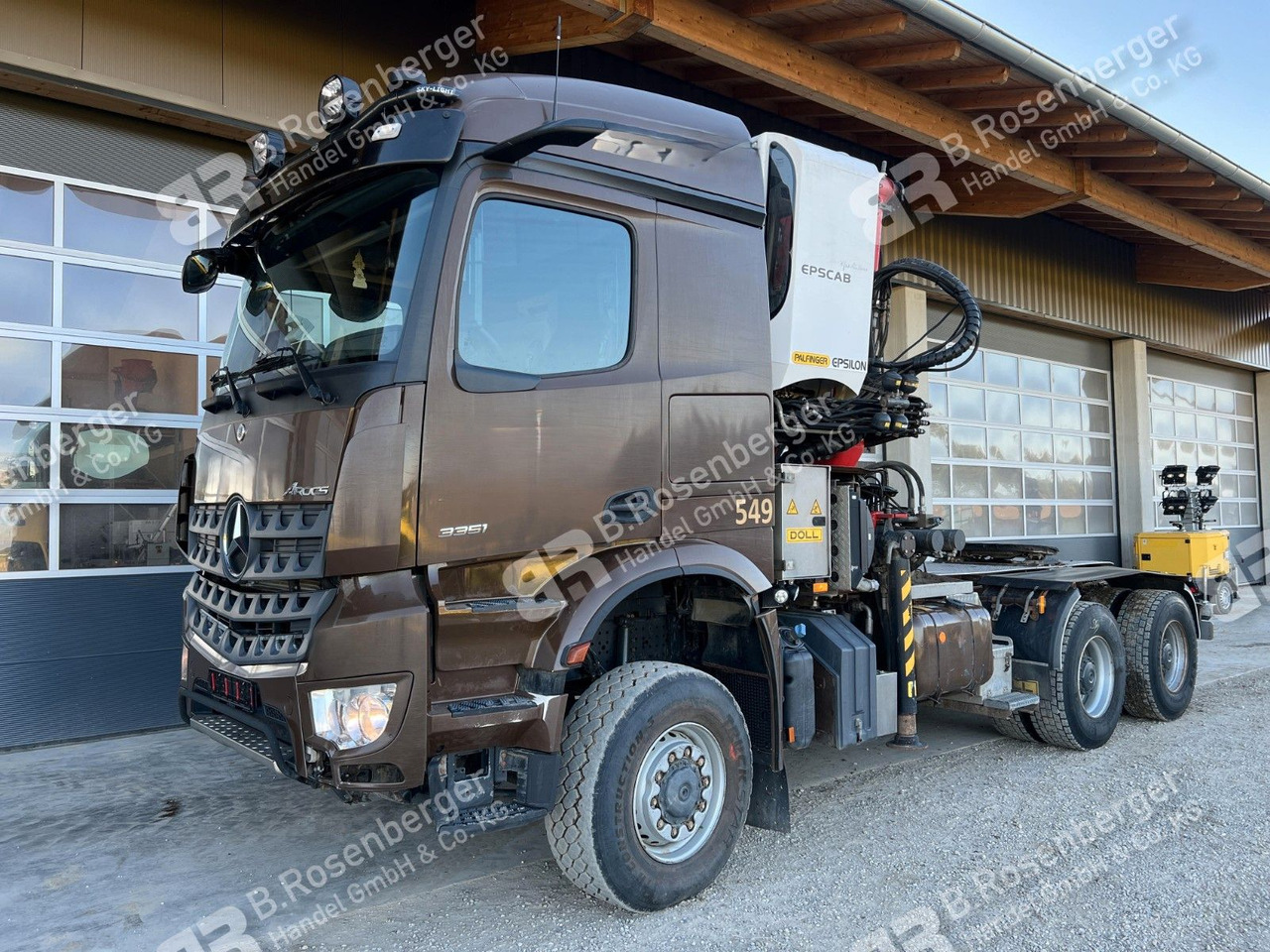 Mercedes-Benz Arocs 3351 6x6 Palfinger Epsilon S260Z96 - 木材运输车, 起重车:图4 Mercedes-Benz Arocs 3351 6x6 Palfinger Epsilon S260Z96 - 木材运输车, 起重车:图4