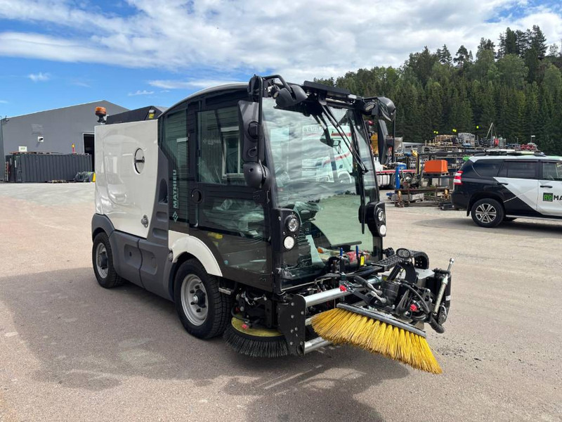 Mathieu MS-210 Azura Flex Street Sweeper - 道路清扫机:图2 Mathieu MS-210 Azura Flex Street Sweeper - 道路清扫机:图2