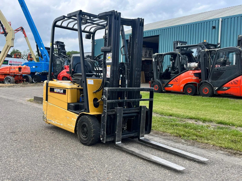 Caterpillar EP18KT - 电动叉车:图3 Caterpillar EP18KT - 电动叉车:图3