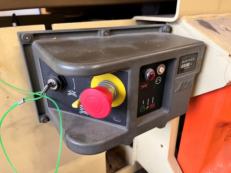 JLG 3246ES - 剪式升降机:图5 JLG 3246ES - 剪式升降机:图5