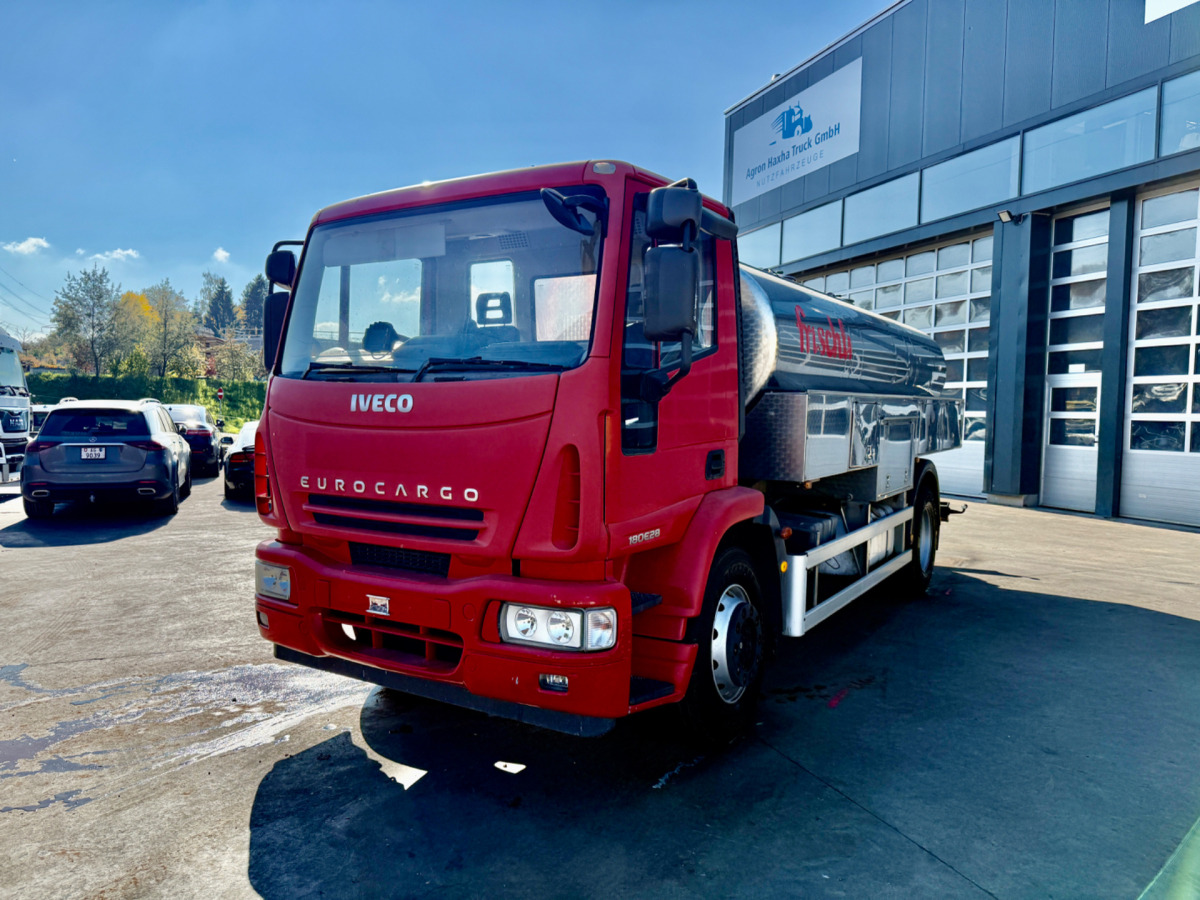 IVECO 180E28 4x2 Milchtank - 罐车:图1 IVECO 180E28 4x2 Milchtank - 罐车:图1