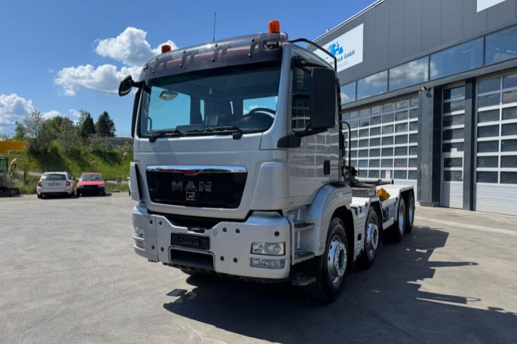 MAN TGS 35.440 8x4 Hiab 26T AHK - 吊钩升降车:图1 MAN TGS 35.440 8x4 Hiab 26T AHK - 吊钩升降车:图1