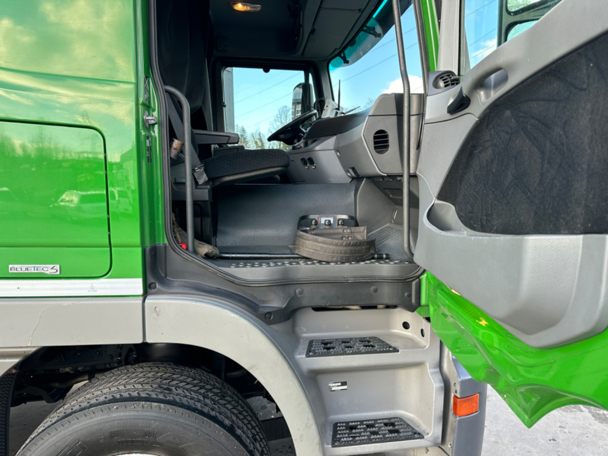 MERCEDES 2551 V8 6x2 Fassi 185-5 Bj.2020 - 翻斗车, 起重车:图4 MERCEDES 2551 V8 6x2 Fassi 185-5 Bj.2020 - 翻斗车, 起重车:图4