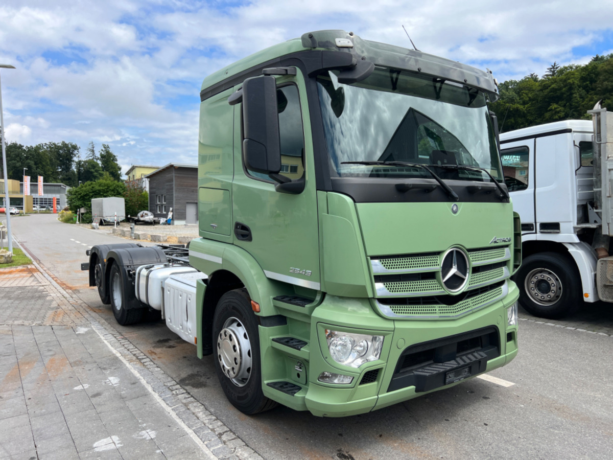 MERCEDES Actros 2543 6x2 - 驾驶室底盘卡车:图4 MERCEDES Actros 2543 6x2 - 驾驶室底盘卡车:图4