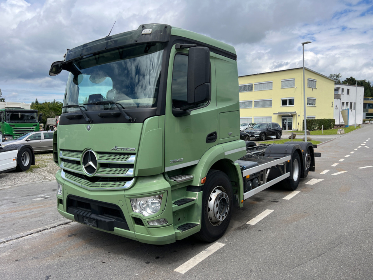 MERCEDES Actros 2543 6x2 - 驾驶室底盘卡车:图1 MERCEDES Actros 2543 6x2 - 驾驶室底盘卡车:图1