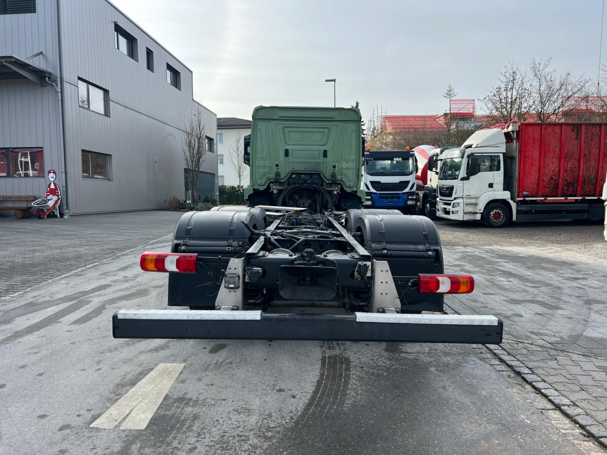 MERCEDES Actros 2543 6x2 - 驾驶室底盘卡车:图5 MERCEDES Actros 2543 6x2 - 驾驶室底盘卡车:图5