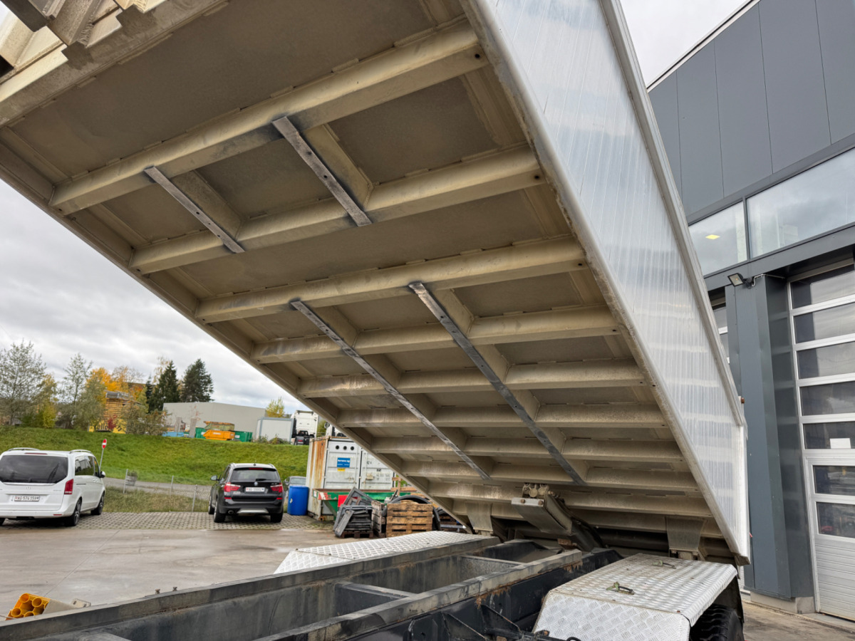 MERCEDES Actros 3248 8x4 Rückwärtskipper - 翻斗车:图3 MERCEDES Actros 3248 8x4 Rückwärtskipper - 翻斗车:图3