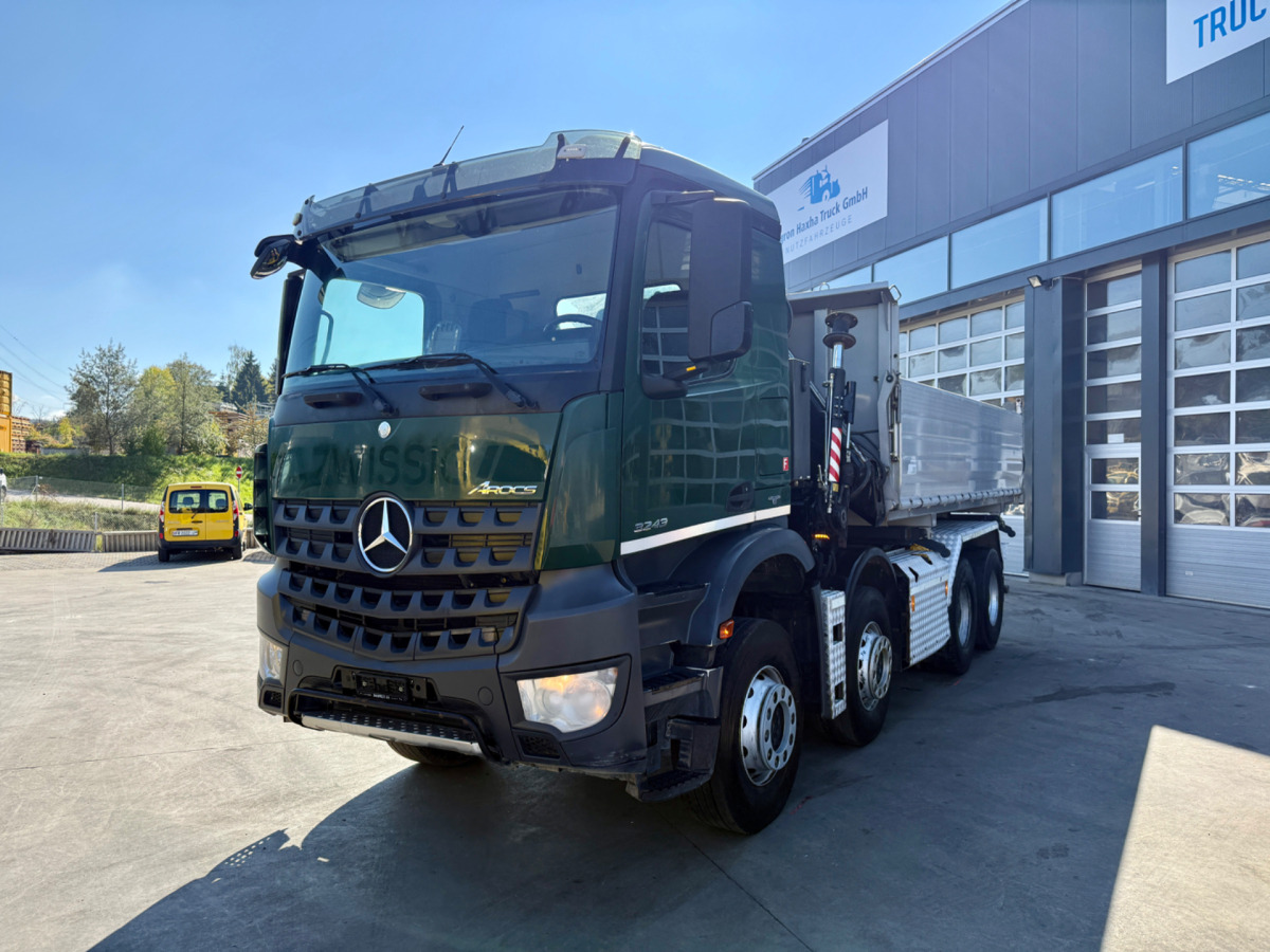 MERCEDES Arocs 3242 8x4 Hiab 166-4 - 翻斗车, 起重车:图2 MERCEDES Arocs 3242 8x4 Hiab 166-4 - 翻斗车, 起重车:图2