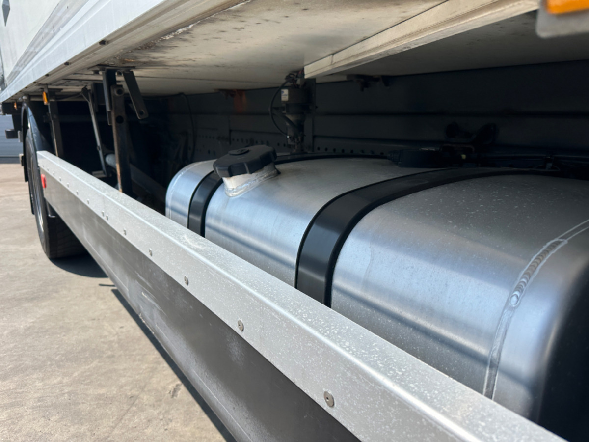 冷藏车 MERCEDES Axor 1833 4x2 Carrier Supra 850 Tiefkühler:图6 冷藏车 MERCEDES Axor 1833 4x2 Carrier Supra 850 Tiefkühler:图6