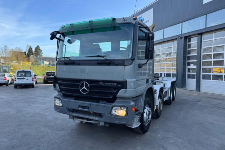 Mercedes-Benz Actros 3244 8x4 Mobas - 吊钩升降车:图1 Mercedes-Benz Actros 3244 8x4 Mobas - 吊钩升降车:图1