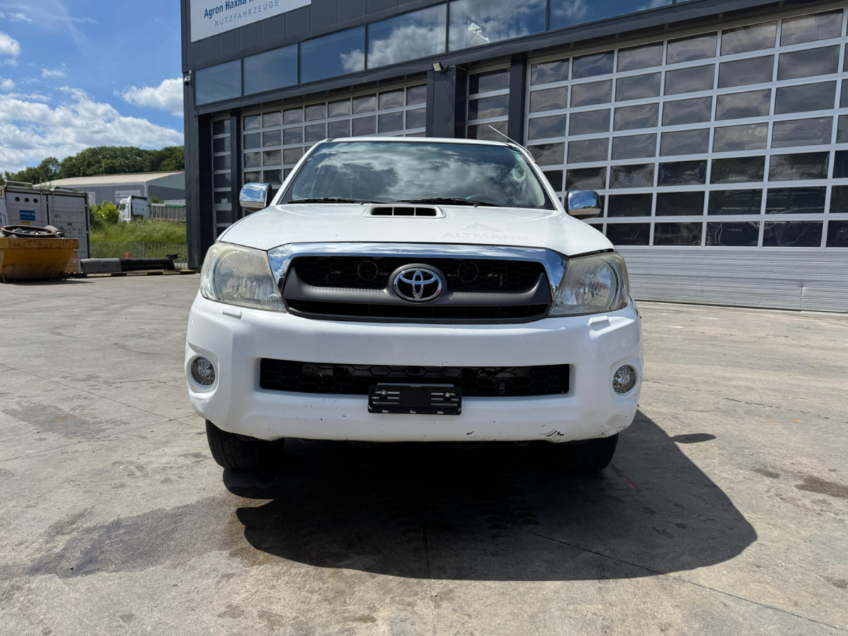 TOYOTA Hilux 3.0D 4WD - 皮卡车:图2 TOYOTA Hilux 3.0D 4WD - 皮卡车:图2
