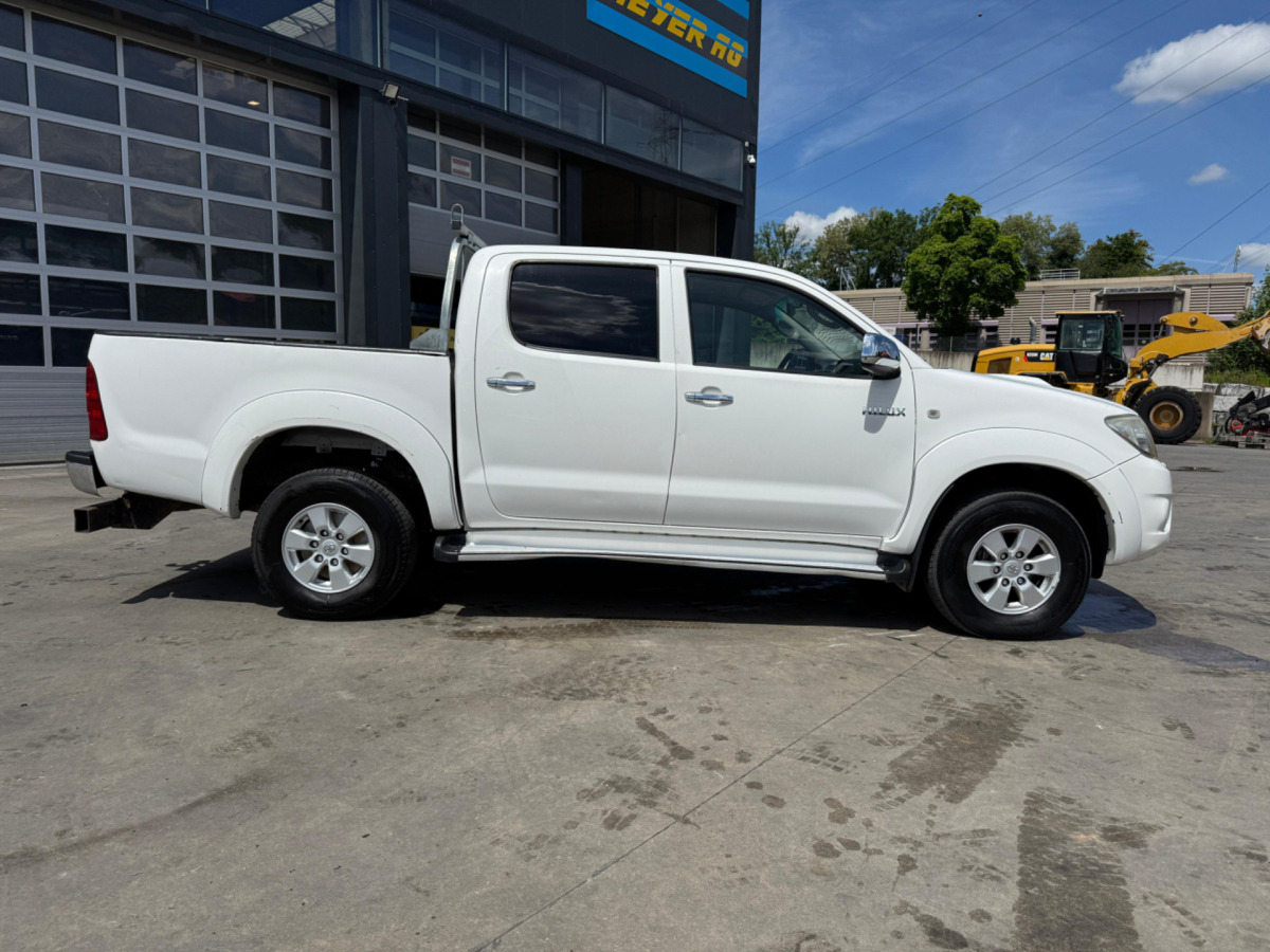 TOYOTA Hilux 3.0D 4WD - 皮卡车:图4 TOYOTA Hilux 3.0D 4WD - 皮卡车:图4