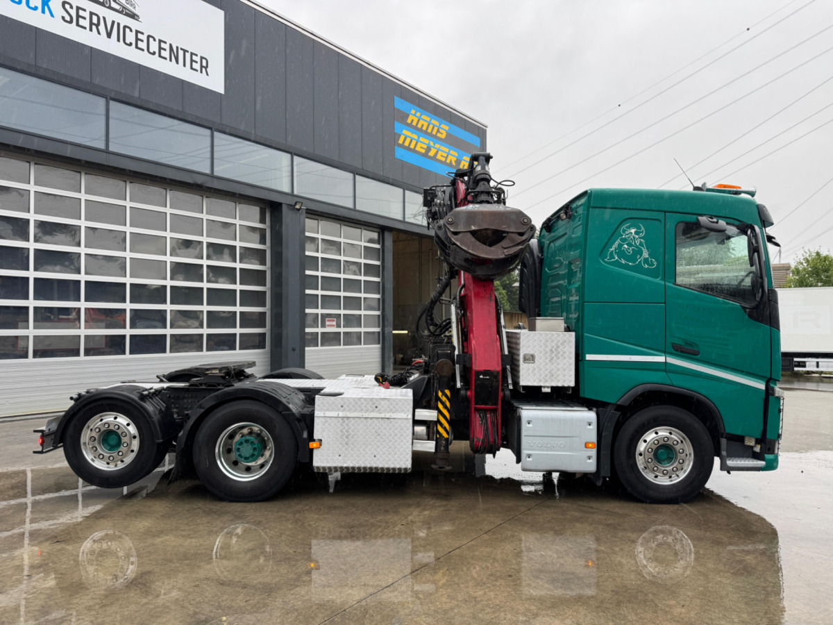 VOLVO FH-540 6x2 Tajfun L300Z - 木材运输车, 起重车:图4 VOLVO FH-540 6x2 Tajfun L300Z - 木材运输车, 起重车:图4