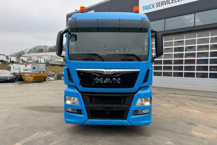 Volvo FH-420 4x2 Retarder MAN TGX 33.520 6x4 - 牵引车:图2 Volvo FH-420 4x2 Retarder MAN TGX 33.520 6x4 - 牵引车:图2