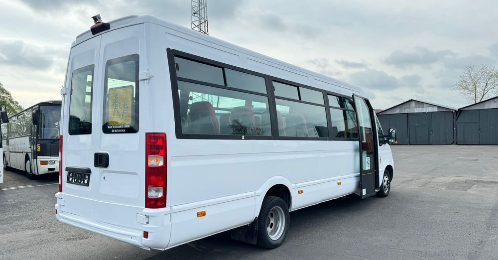 Irisbus Iveco Daily / 23 miejsca / Cena 87000 zł netto - 小型巴士, 小型客车:图4 Irisbus Iveco Daily / 23 miejsca / Cena 87000 zł netto - 小型巴士, 小型客车:图4