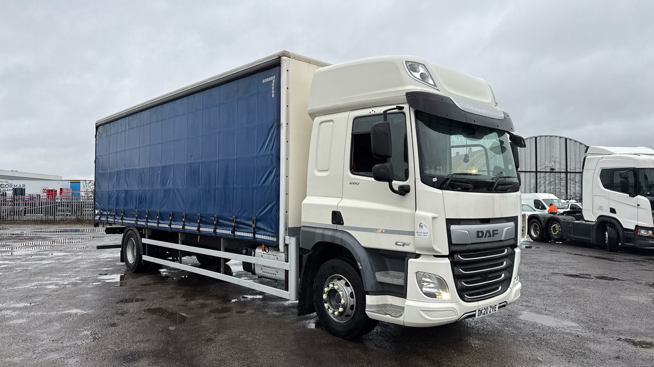 DAF CF 260 - 侧帘卡车:图1 DAF CF 260 - 侧帘卡车:图1