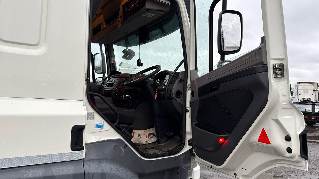 DAF CF 260 - 侧帘卡车:图5 DAF CF 260 - 侧帘卡车:图5