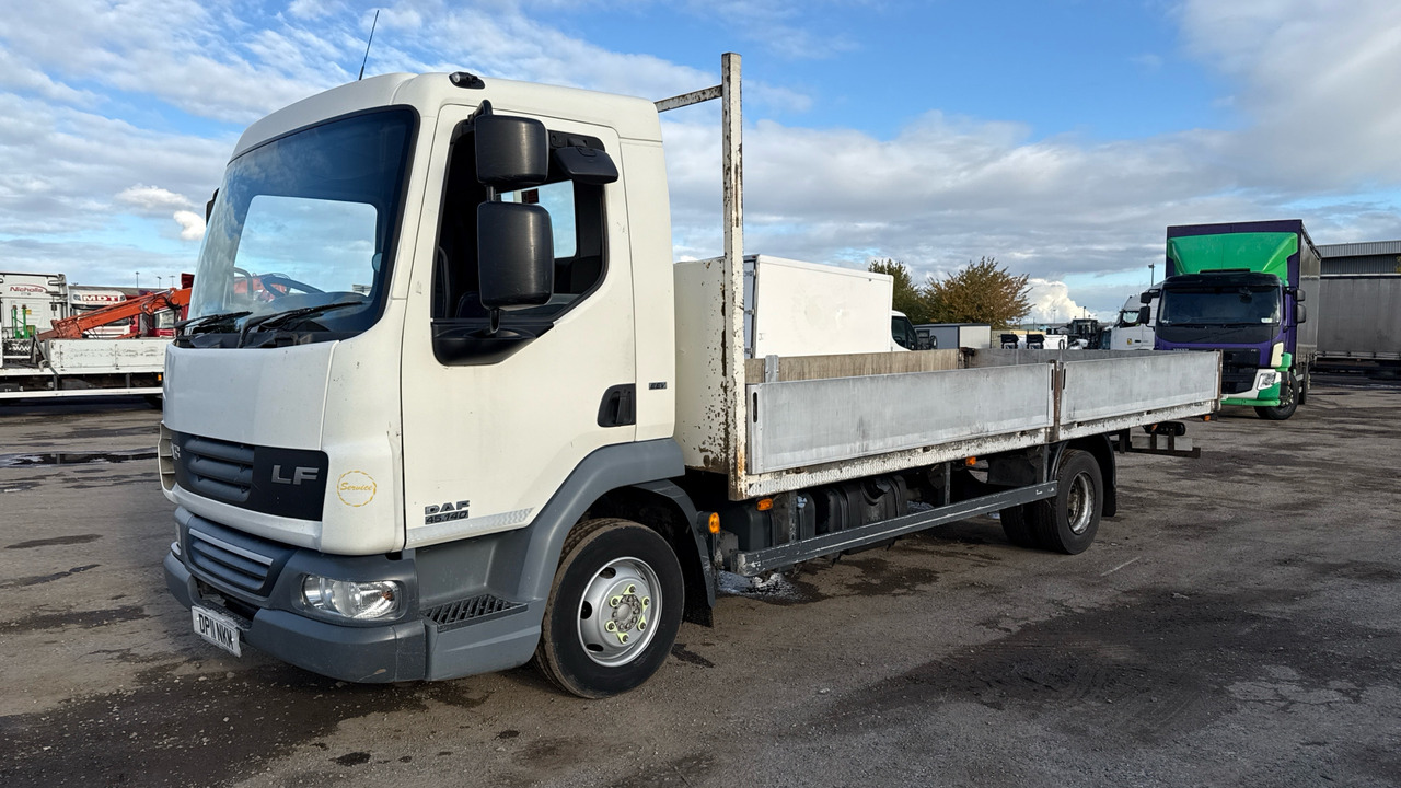 DAF LF 45.140 - 栏板式/ 平板卡车:图2 DAF LF 45.140 - 栏板式/ 平板卡车:图2