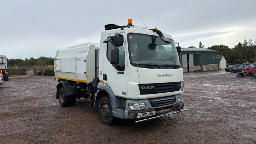 DAF LF 45.160 - 道路清扫机:图1 DAF LF 45.160 - 道路清扫机:图1