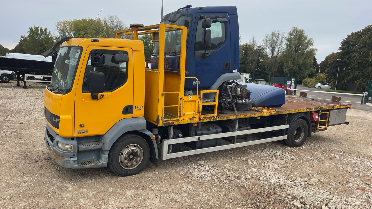 DAF LF 55.220 - 栏板式/ 平板卡车:图2 DAF LF 55.220 - 栏板式/ 平板卡车:图2