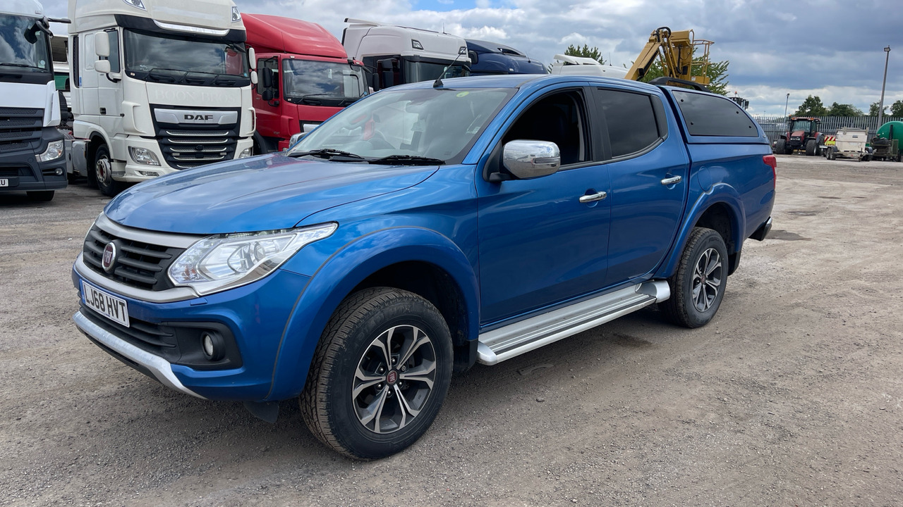 FIAT FULLBACK 2.4 180HP LX - 皮卡车, 康比货车:图2 FIAT FULLBACK 2.4 180HP LX - 皮卡车, 康比货车:图2