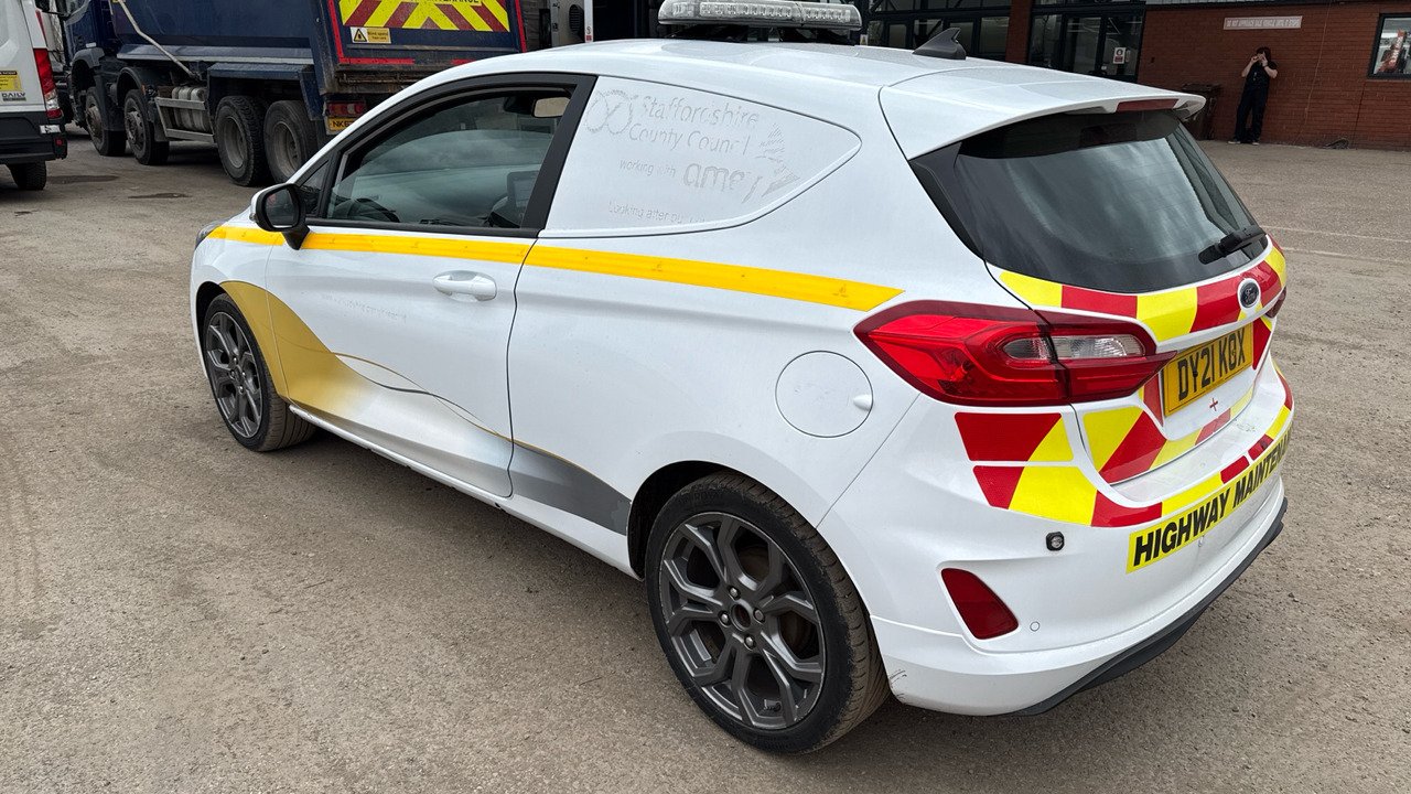 FORD FIESTA 1.0 MHEV Sport - 汽车:图3 FORD FIESTA 1.0 MHEV Sport - 汽车:图3