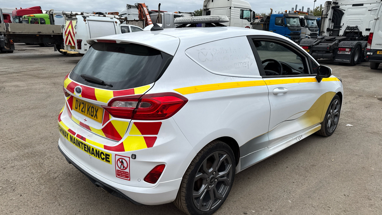 FORD FIESTA 1.0 MHEV Sport - 汽车:图4 FORD FIESTA 1.0 MHEV Sport - 汽车:图4
