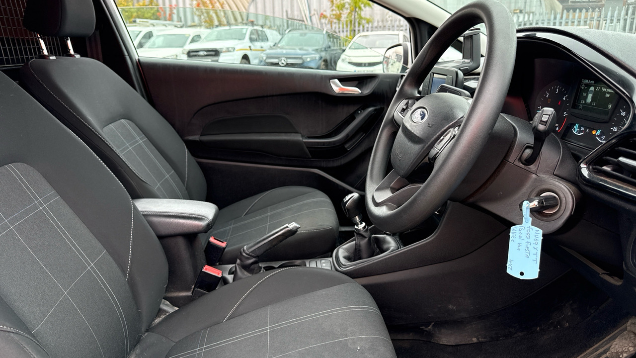 FORD FIESTA 1.5 TDCi - 汽车:图5 FORD FIESTA 1.5 TDCi - 汽车:图5