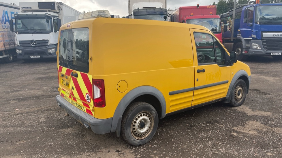 FORD TRANSIT CONNECT T200 1.8 TDCI 75PS - 紧凑型面包车:图4 FORD TRANSIT CONNECT T200 1.8 TDCI 75PS - 紧凑型面包车:图4
