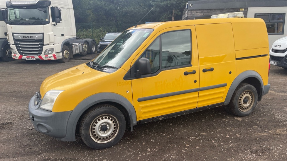 FORD TRANSIT CONNECT T200 1.8 TDCI 75PS - 紧凑型面包车:图2 FORD TRANSIT CONNECT T200 1.8 TDCI 75PS - 紧凑型面包车:图2