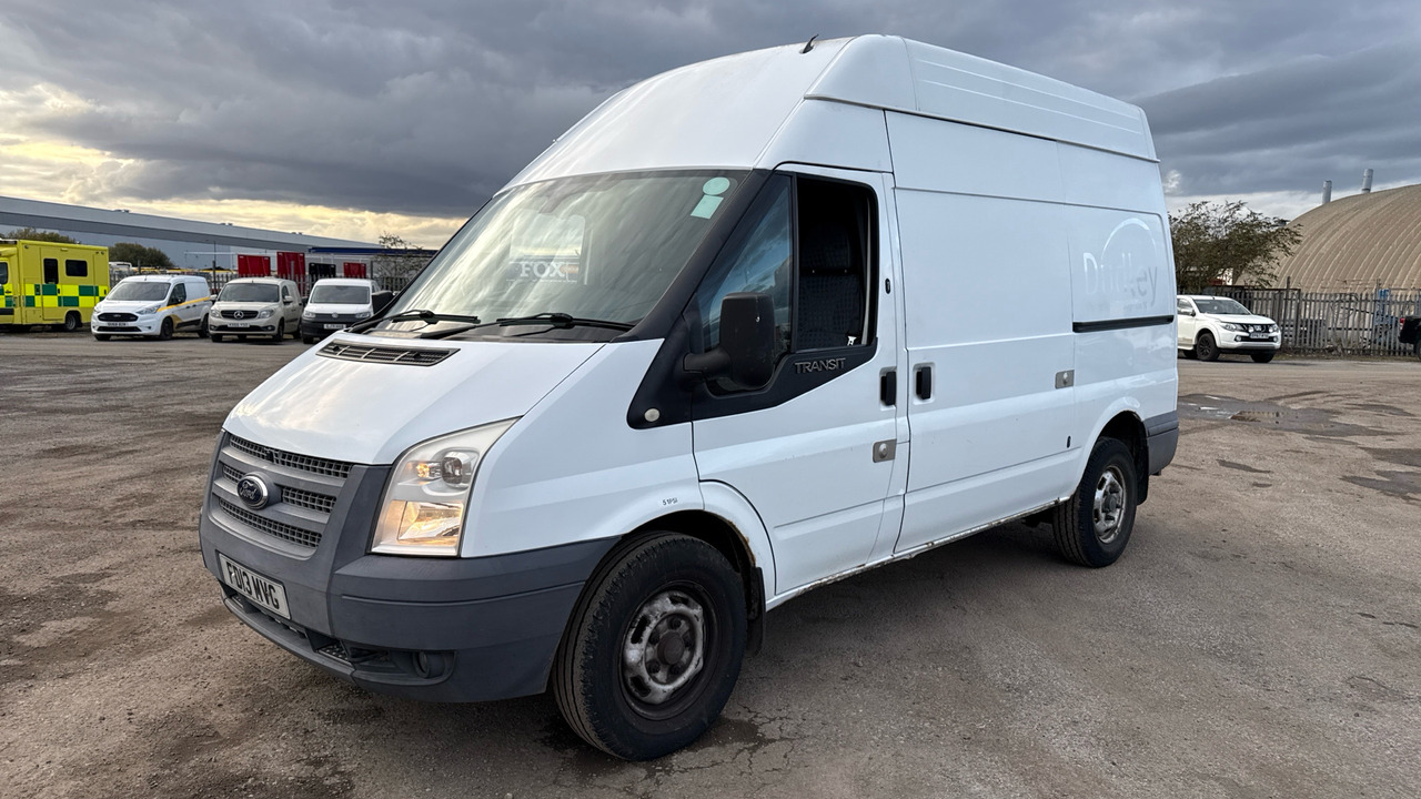 FORD TRANSIT T350 2.2 TDCI 125PS - 无侧窗厢式货车:图2 FORD TRANSIT T350 2.2 TDCI 125PS - 无侧窗厢式货车:图2