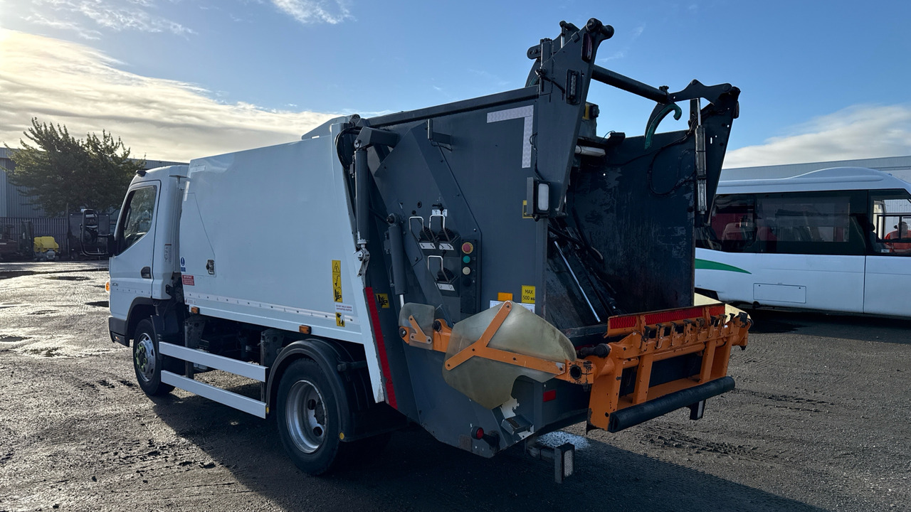 FUSO CANTER 7C15 - 垃圾车:图3 FUSO CANTER 7C15 - 垃圾车:图3