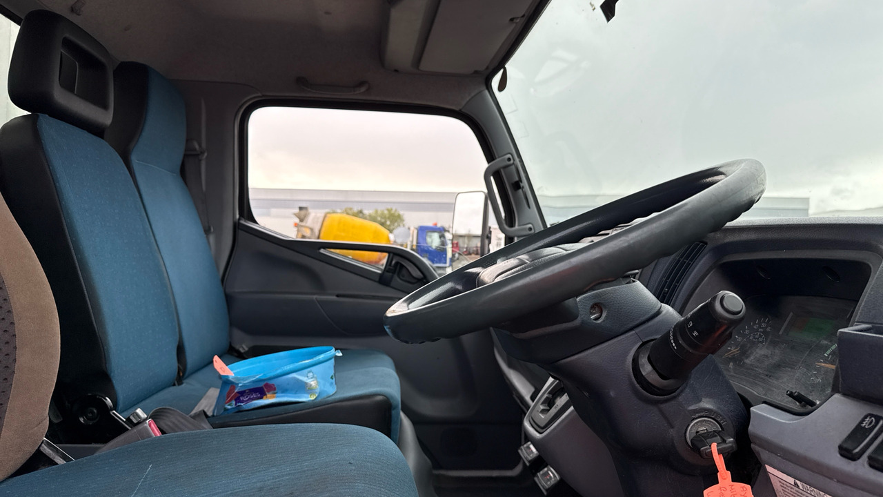 FUSO CANTER 7C15 - 冷藏车:图5 FUSO CANTER 7C15 - 冷藏车:图5