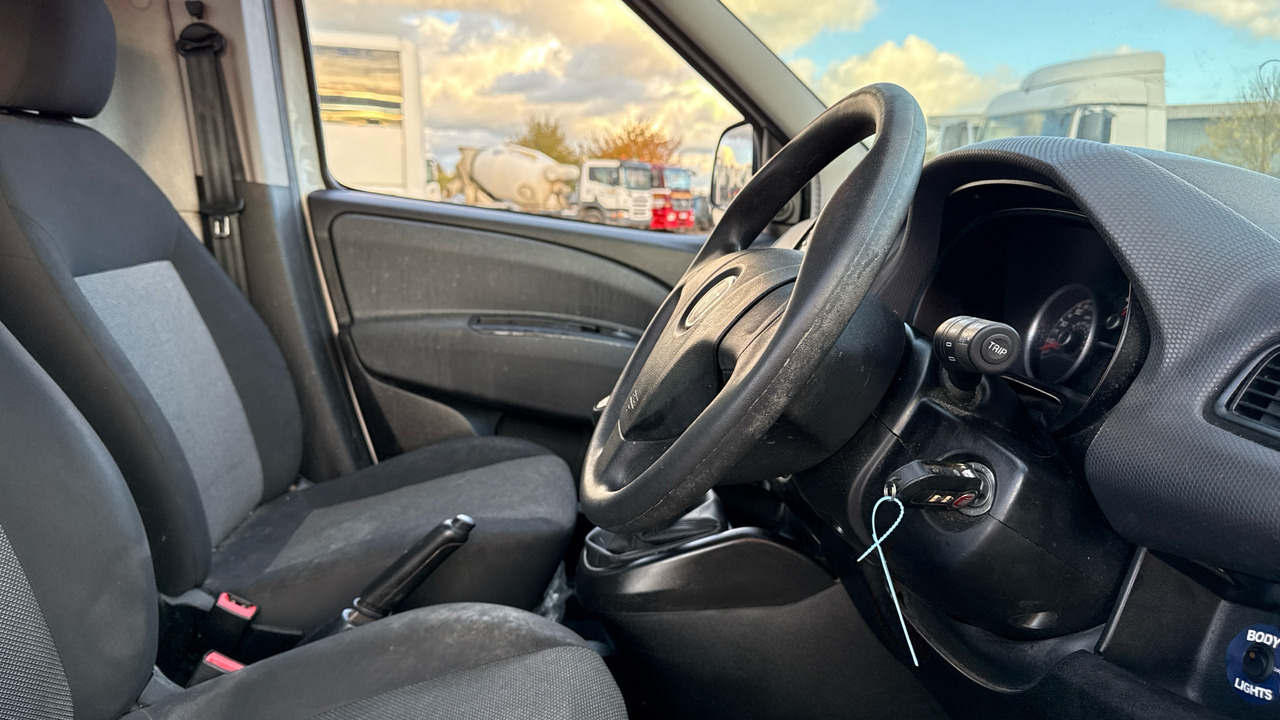 Fiat Doblo Work Up II 1.6 MULTIJET 16V - 平板货车:图5 Fiat Doblo Work Up II 1.6 MULTIJET 16V - 平板货车:图5