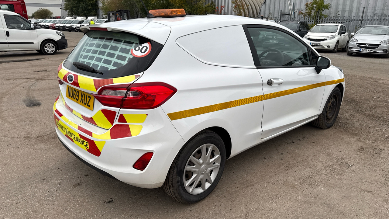Ford Fiesta 1.5 TDCi - 汽车:图4 Ford Fiesta 1.5 TDCi - 汽车:图4