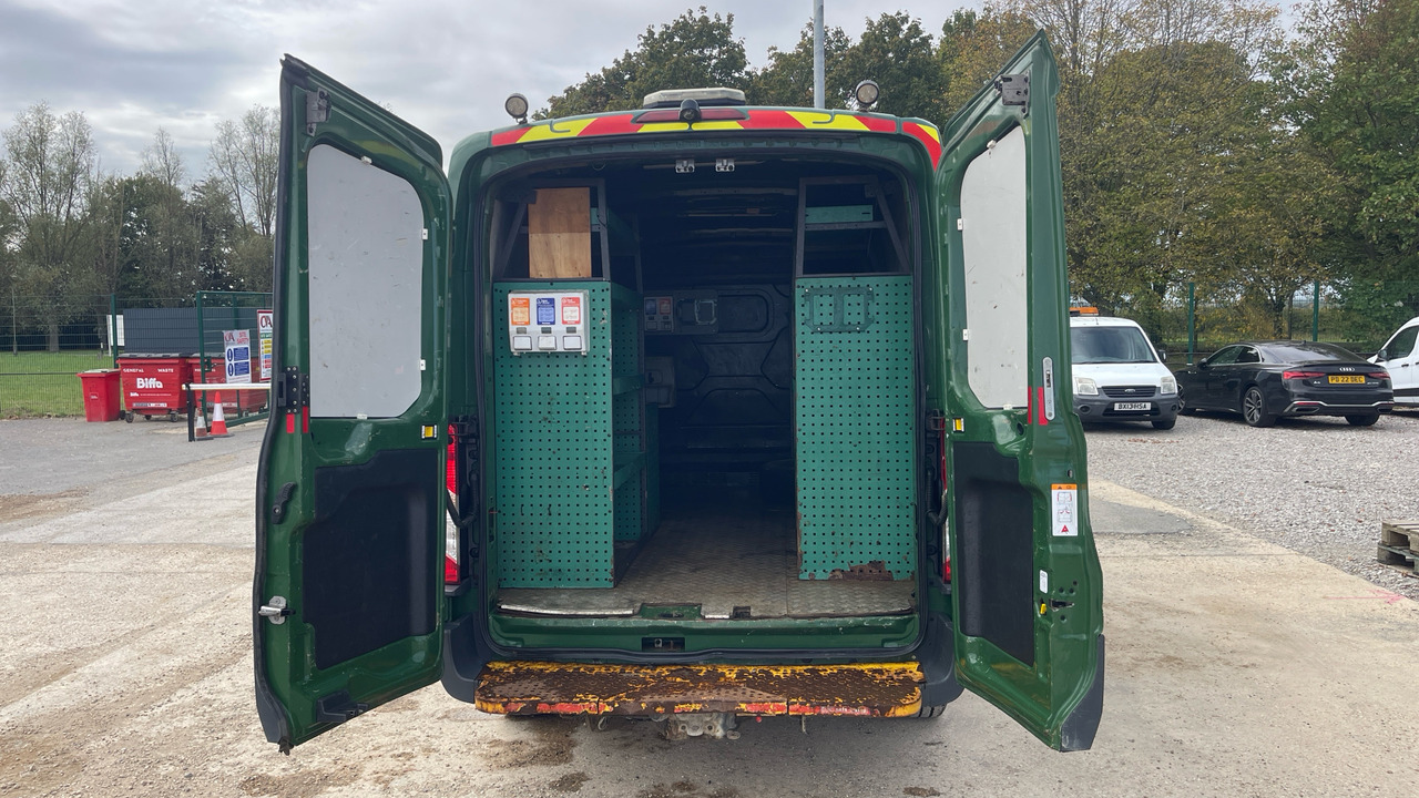 无侧窗厢式货车 Ford Transit 350 2.0 TDCi 130ps:图9 无侧窗厢式货车 Ford Transit 350 2.0 TDCi 130ps:图9