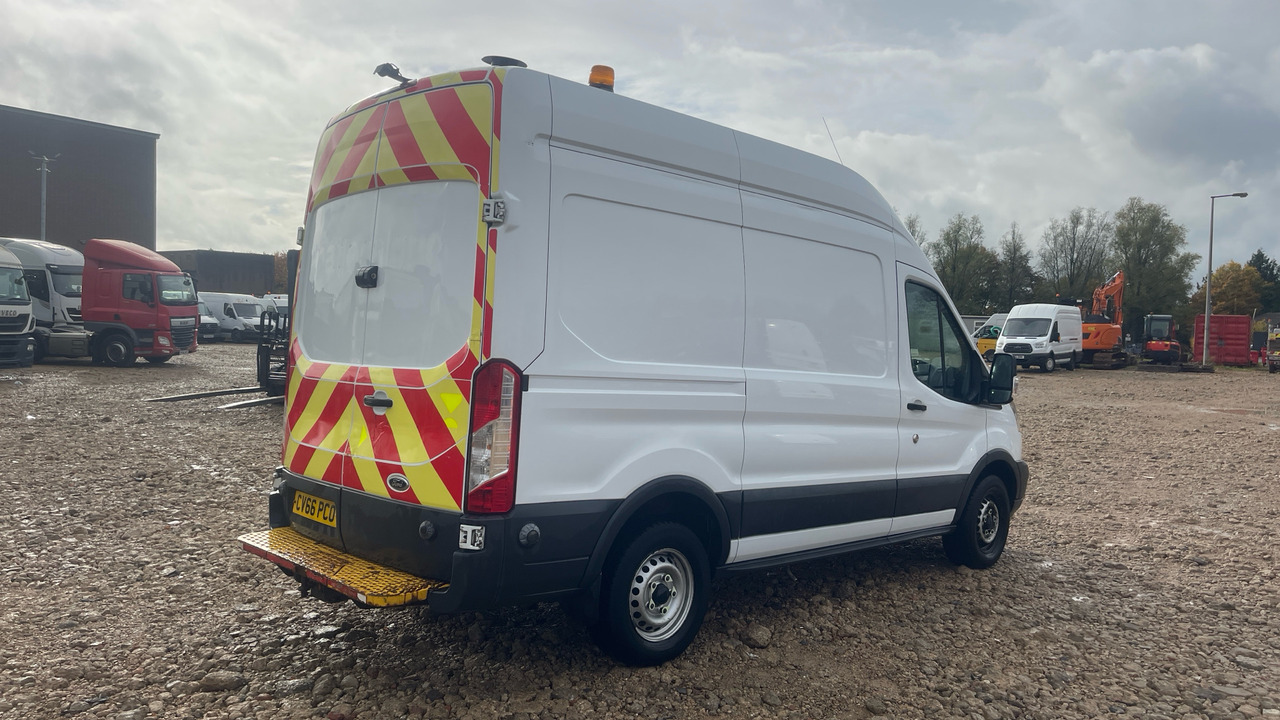 Ford Transit 350 2.2 TDCI 150PS - 无侧窗厢式货车:图4 Ford Transit 350 2.2 TDCI 150PS - 无侧窗厢式货车:图4